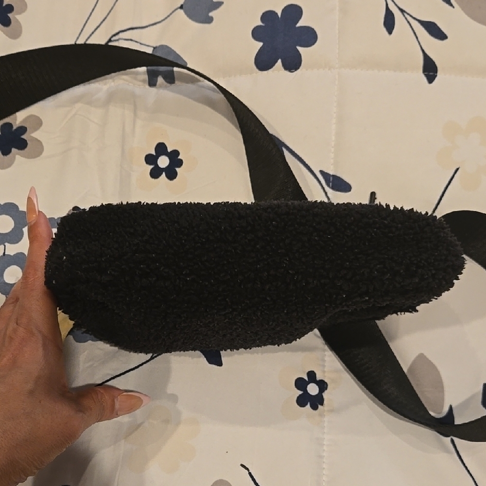 Lululemon Black Fuzzy Crossbody Bag - Picture 8 of 8